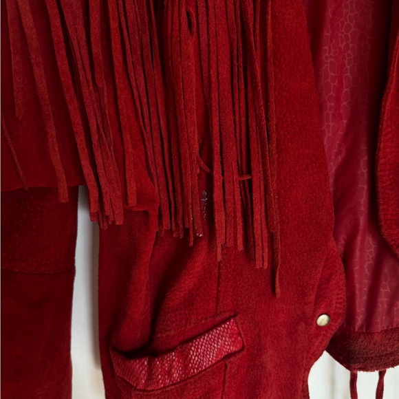 Vintage suede red fringe jacket - Picture 4 of 5